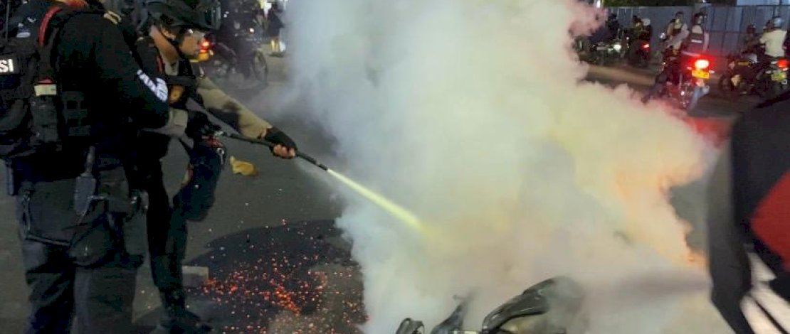 Keributan Pecah di Gunung Bawakaraeng, Yamaha Aerox Berakhir Dibakar Warga