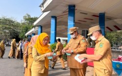 Kabut Selimuti Maros Tiga Hari, Chaidir Syam Bagikan Masker dan Imbau Warga Waspada