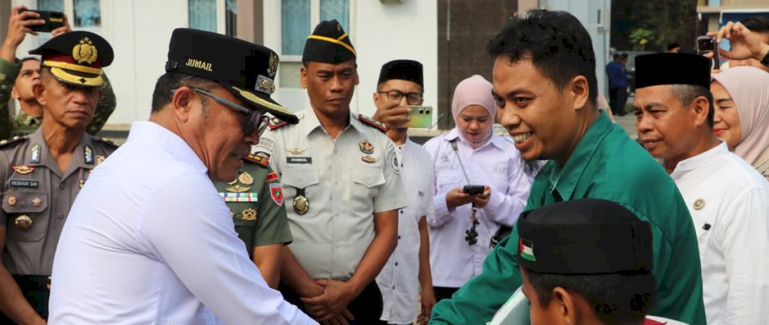Peringati Hari Sumpah Pemuda ke-98, Pemda Luwu Utara Serahkan Bantuan Bahan Pokok bagi 70 Anak Terlantar