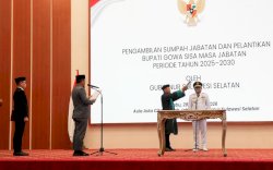 Gubernur Sulsel Lantik Darmawangsyah Muin sebagai Bupati Gowa untuk Sisa Masa Jabatan 2025&ndash;2030