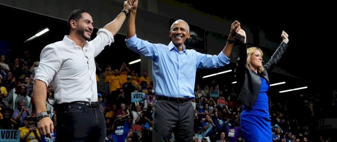 Trump dan Obama Panaskan Persaingan Jelang Pemilu AS, Saling Serang di Panggung Kampanye