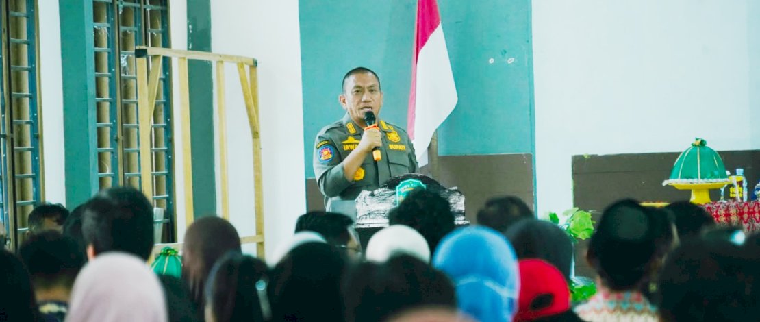 Bupati Luwu Timur, Irwan Bachri Syam, menegaskan komitmennya untuk memastikan tidak ada lagi warga di Kabupaten Luwu Timur yang harus tinggal di rumah tidak layak huni.