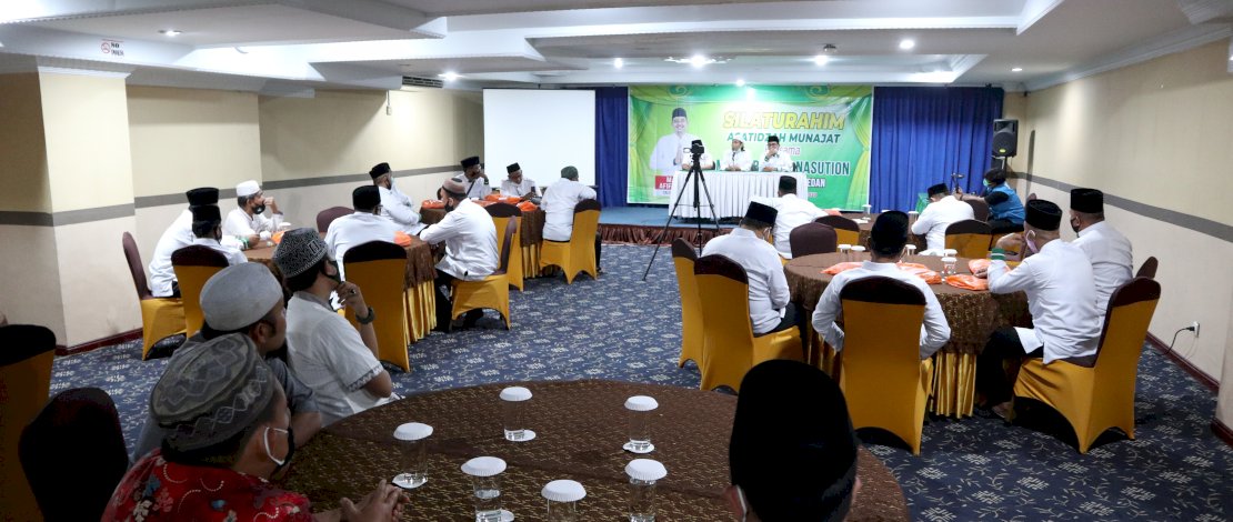 Pertemuan Asatidz Munajat di Hotel Madani, Kota Medan, Jumat (28/11/2020)
