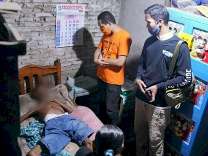 Prihatin, Wagub Sulsel Bawa Abdullah ke RS Wahidin pada Dini Hari