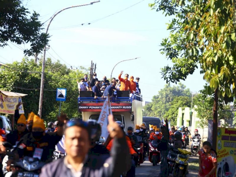 Ternyata, Mobil Parade Juara PSM yang Antar ADAMA' ke KPU Makassar