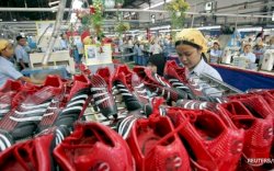 Pabrik Ditutup, 2.500 Karyawan Pabrik Sepatu Adidas di-PHK