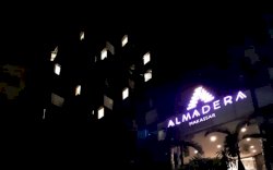 Apresiasi Petugas Medis, Hotel di Makassar Menyalakan Lampu Berbentuk Hati