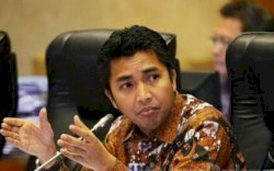 Andi Rahmat: OJK Tidak Perlu Kembali ke BI