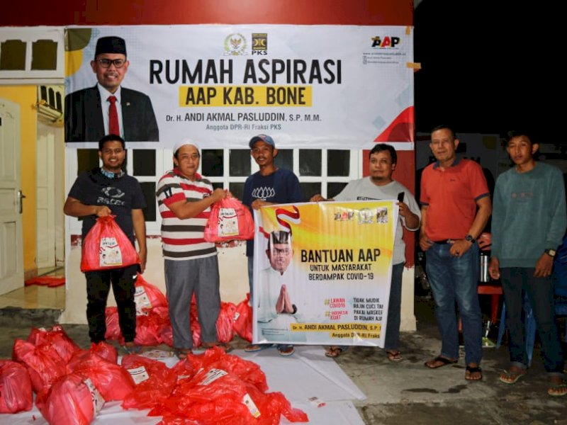 27 Kecamatan di Bone Dapat Bantuan  Sembako dari Andi Akmal Pasluddin