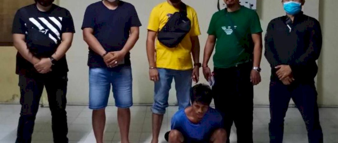 Sulo (jongkok) saat diamankan Satreskrim Polres Sidrap.