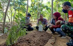 Kerap Rindu dengan Mayat Tak Beridentitas yang Dia Kuburkan, Belakangan Terungkap Itu Anaknya