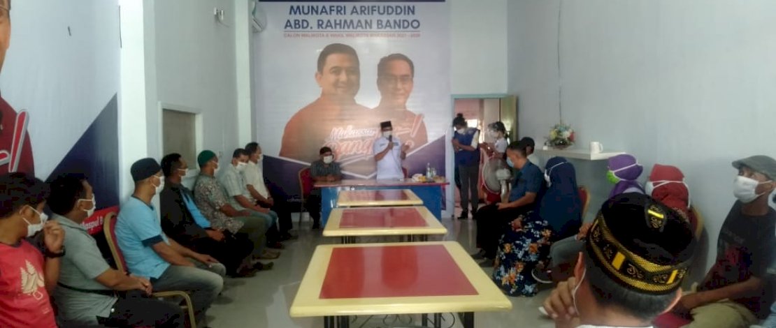 Abd Rahman Bando saat berdialog dengan warga Tamalanrea, dalam kampanye tatap muka.