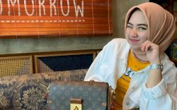 Viral, Tepergok Bersama Pelakor Oknum Polisi Aniaya Putrinya