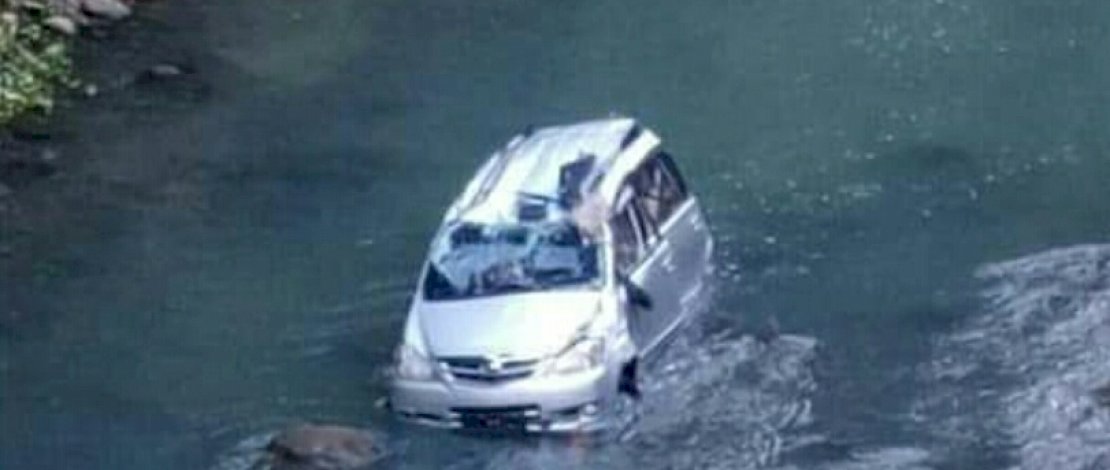 Akad nikah tetap berlangsung di Bone, meski rombongan mempelai pria kecelakaan di Sinjai.