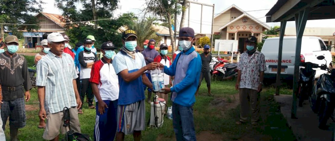 Lawan Corona, Kampung Anumbob Merauke Disemprot Disinfektan