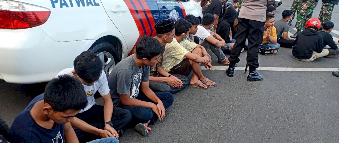 Peserta balap liar yang terjaring petugas.