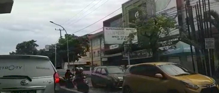Hujan Semalaman, Ruas Pettarani Tergenang