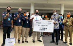 Bank Mandiri Serahkan Bantuan Rp 535 Juta kepada Pemprov Sulsel