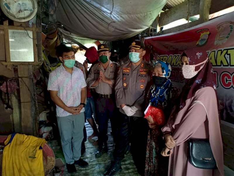 Kapolres Sasar Warga Kurang Mampu yang Belum Tersentuh Bantuan di Sinjai Utara dan Timur