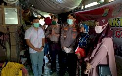 Kapolres Sasar Warga Kurang Mampu yang Belum Tersentuh Bantuan di Sinjai Utara dan Timur