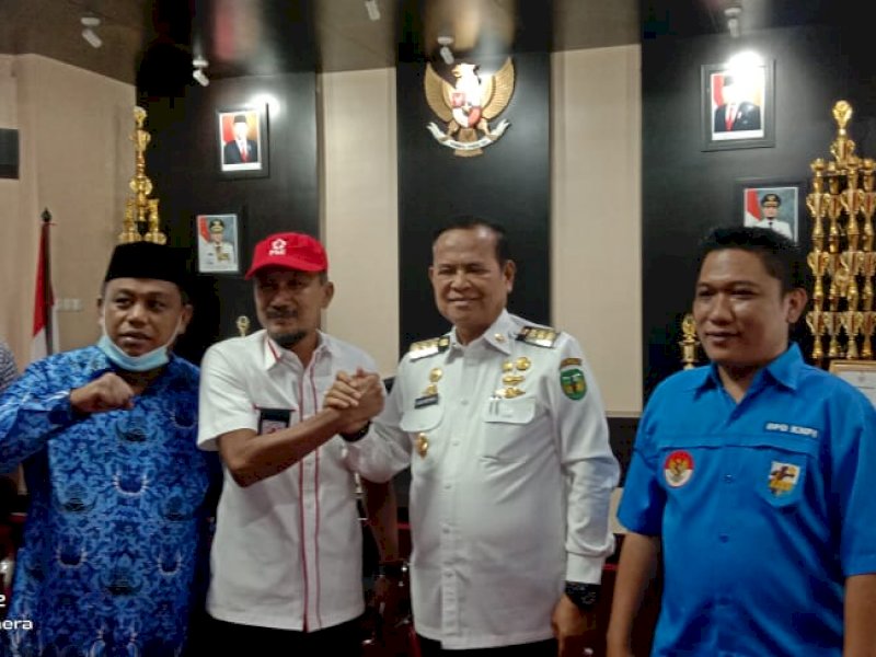 Donor Darah Sedunia, Ketua PMI Luwu  Tampil Mesra Bareng Bupati Luwu