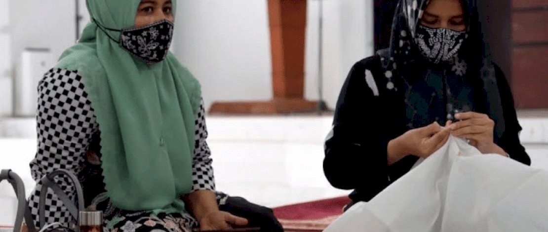 PKK Gowa Belajar Buat Batik Shibori