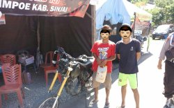 Balap-balap Nyaris Tabrak Palang Petugas Covid-19 Sinjai, Ternyata Remaja Bawa Ballo