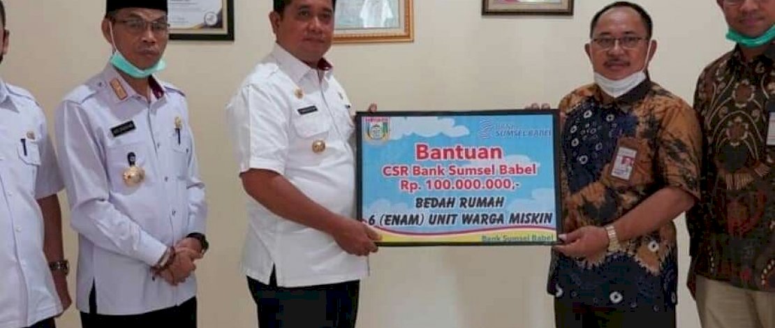 Pemkab Banyuasin menerima dana CSR dari Bank Sumsel untuk program bedah rumah.