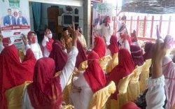 Ibu-ibu Pengajian Optimis Bobby-Aulia Mampu Benahi Medan