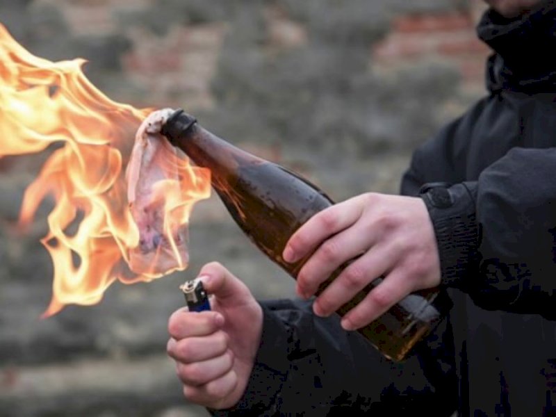 Kantor PDIP Dilempari Bom Molotov