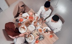 Bolehkah Makan di Depan Orang Puasa?, Ini Penjelasannya