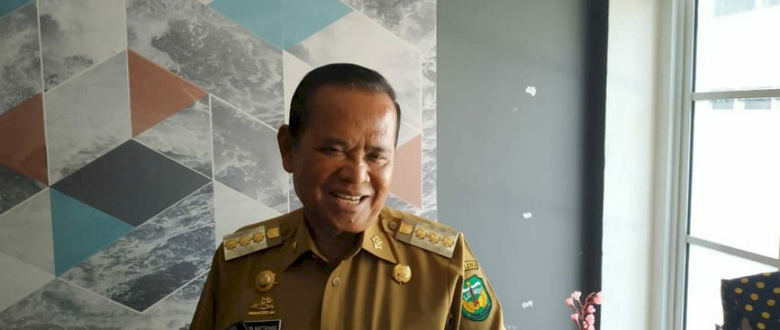 Bupati Luwu, Basmin Mattayang. 