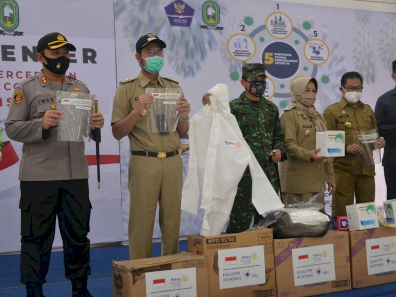 Tim Gugus Tugas Covid-19 Sinjai Dapat Bantuan APD dari Dinas Koperasi Sulsel