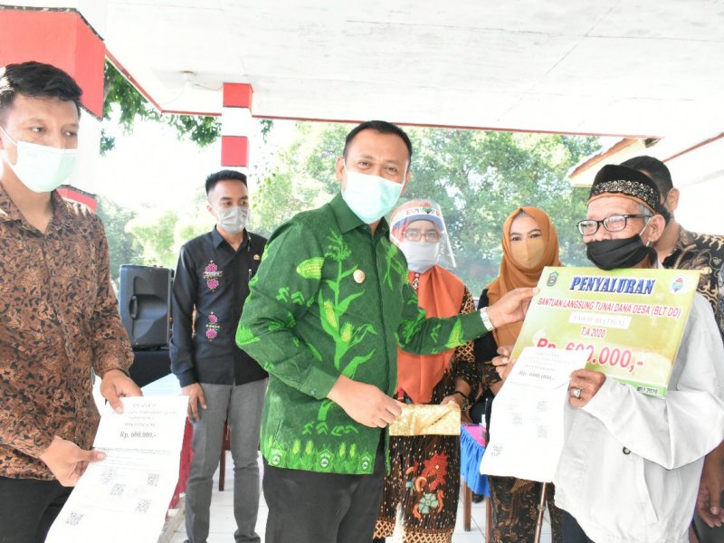 Salurkan BLT Dana Desa, Bupati Takalar: Ini Kepedulian Pemerintah untuk warga
