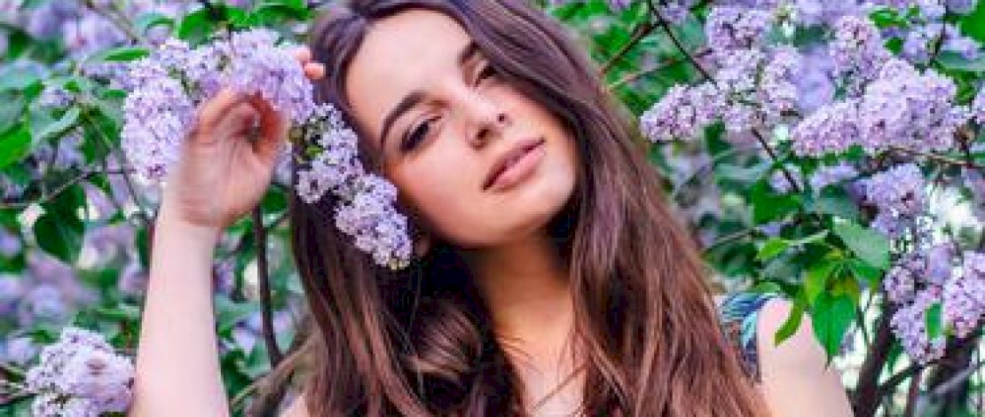 Tips Terlihat Tetap Rendah Hati Saat Sedang Dipuji, Salah Satunya Jaga Emosi 