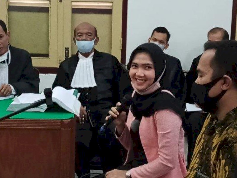 "Kaulah Alasanku Membunuh Jamal," Teriak Zuraidah ke Aspri Cantik Suaminya