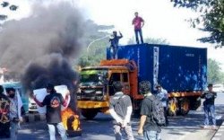 Dear Pengguna Jalan, Ada Unjuk Rasa di Jl Alauddin dan Flyover Makassar