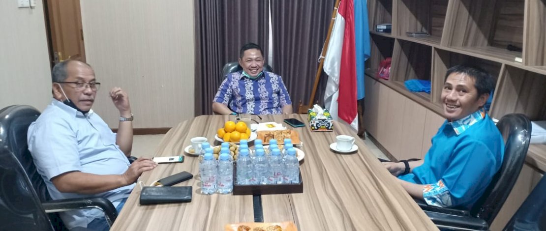 Ilham Arief Sirajuddin dan Deng Ical saat bersilaturahmi dengan Anis Matta.