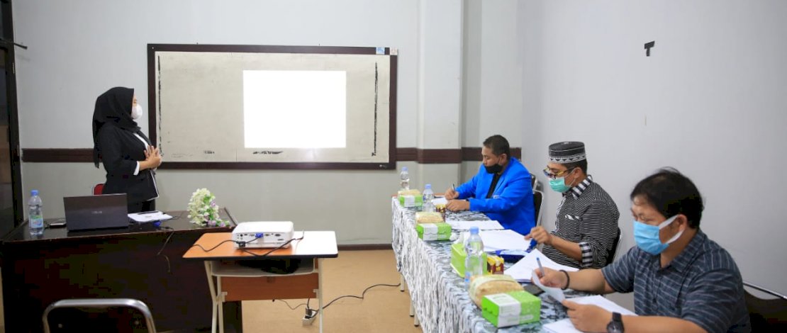 Syamsu Rizal atau akrab disapa Deng Ical, hadir menguji mahasiswanya di Gedung Pascasarjana Unifa, Senin (28/9/2020). Syamsu Rizal atau akrab disapa Deng Ical, hadir menguji mahasiswanya di Gedung Pascasarjana Unifa, Senin (28/9/2020).