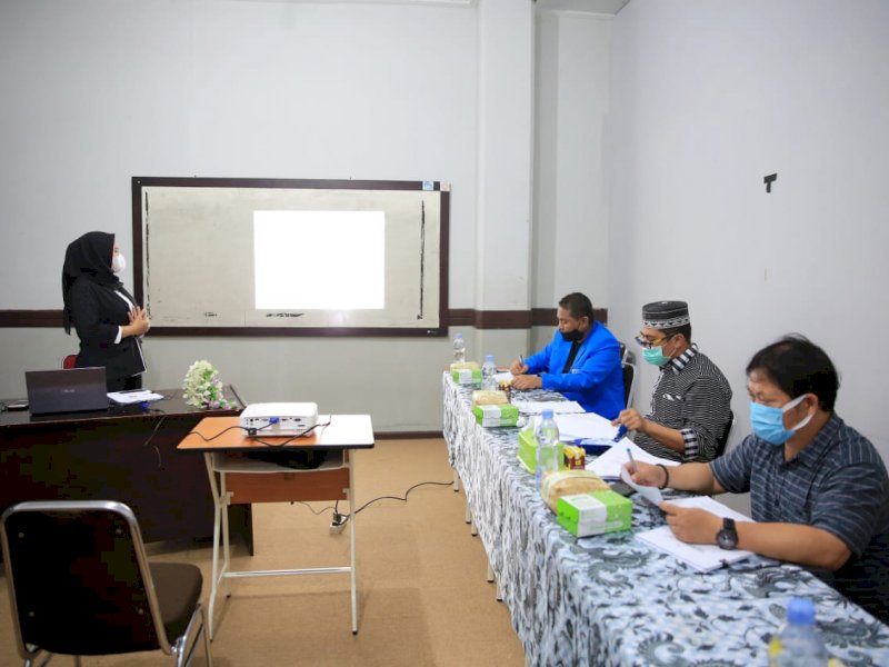Di Sela Padatnya Jadwal Kampanye, Deng Ical Sempatkan Uji Mahasiswa