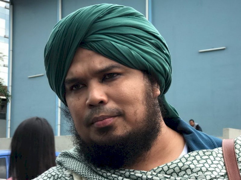 Soal Imbauan Salat di Rumah, Derry Sulaiman: Mal Nggak Ditutup, Kenapa Harus Masjid?