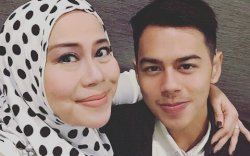 Terlahir Tuli, Putra Dewi Yull Lulus Cum Laude di New York