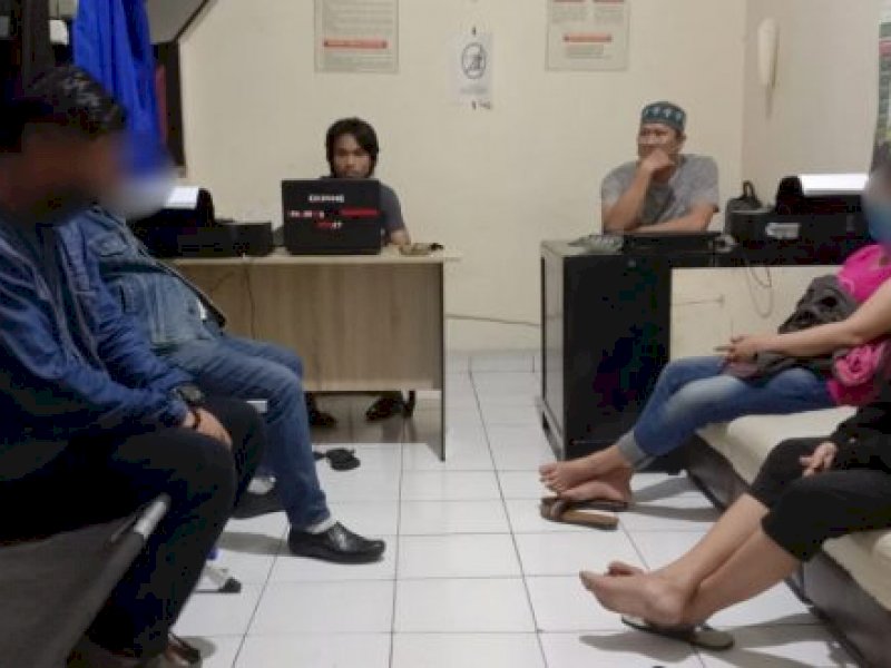 Asyik Nongkrong, Pria di Tinumbu Ditangkap karena Bawa Badik