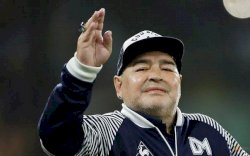Legenda Sepak Bola Argentina Diego Maradona Meninggal Dunia