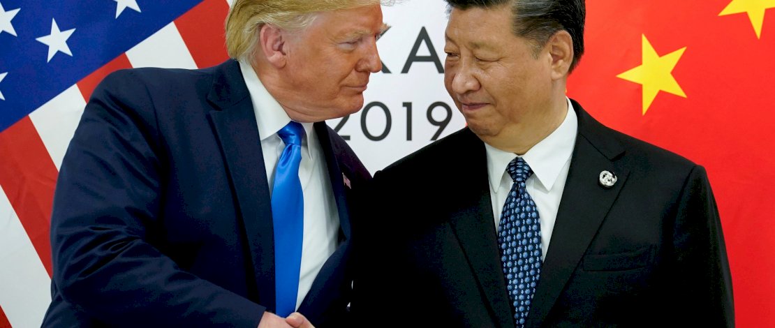 Donald Trump dan Presiden China, Xi Jinping. Donald Trump dan Presiden China, Xi Jinping.