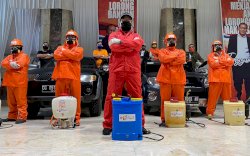 DP Turun Langsung Semprotkan Cairan Antiseptik di Lorong