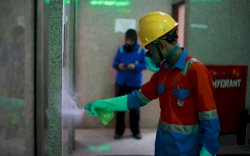 Cegah Virus Corona, Seluruh Area Kantor DPRD Sulsel Disemprot Disinfektan