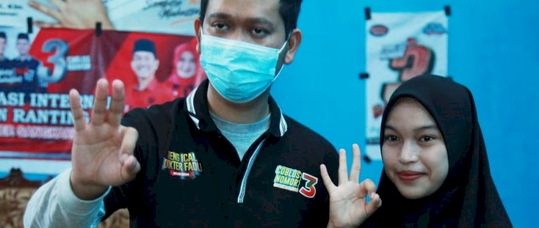 dr Fadli Ananda dan pendukungnya. 
