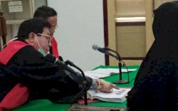 Ini Foto Mesum Zuraida dengan Pembunuh yang Ditunjukkan Hakim ke Ibu