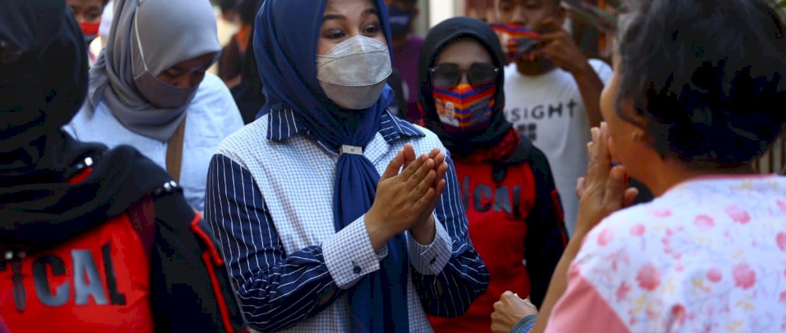 Calon Wakil Wali Kota Makassar berjargon ADAMA', Fatmawati Rusdi saat menemui warga Makassar.